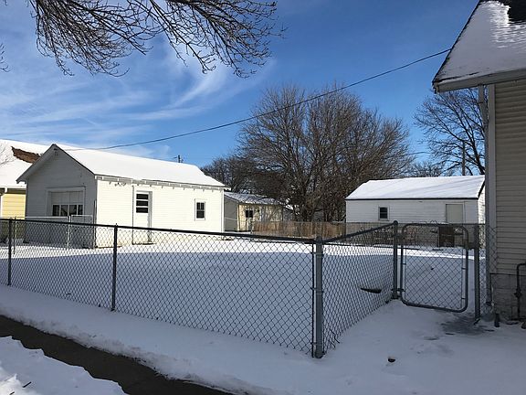 3rd image of 3801 41st St