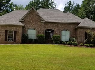 6739 King Rd, Meridian, MS 39305