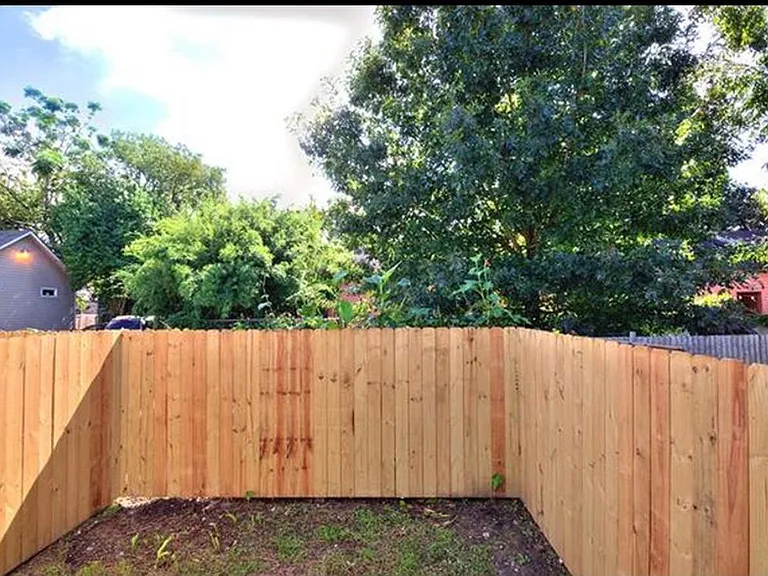 1819 Fern St — Photo 7