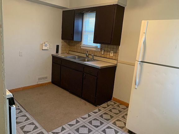 5th image of 714 Shelley Pkwy