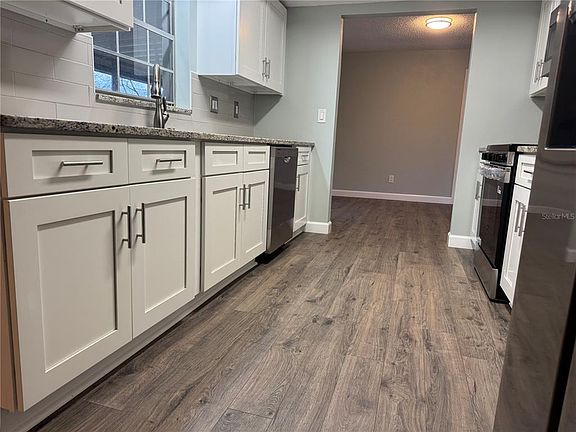 4th image of 1643 Jacobs Rd