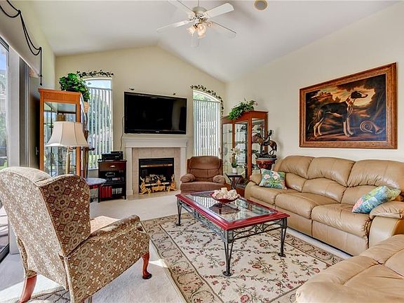5th image of 233 Alexandra Woods Dr
