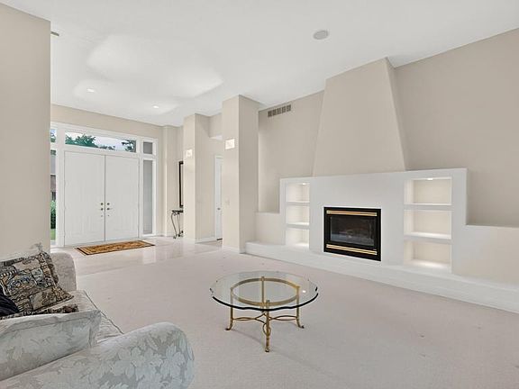 4th image of 1157 Taro Ln SW