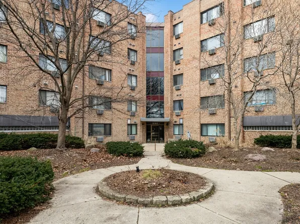 5358 N Cumberland Ave APT 303, Chicago, IL 60656