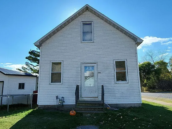 302 Bird St, Marinette, WI 54143