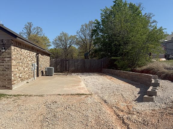 4th image of 19035 Pecan Creek Dr