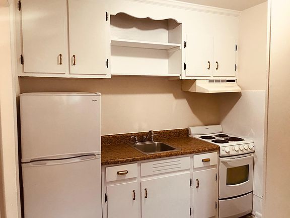 2nd image of 7141 Merrimac Trl #4