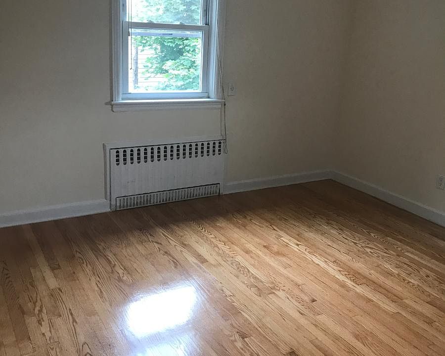 2nd image of 1409 Reed Pl #1