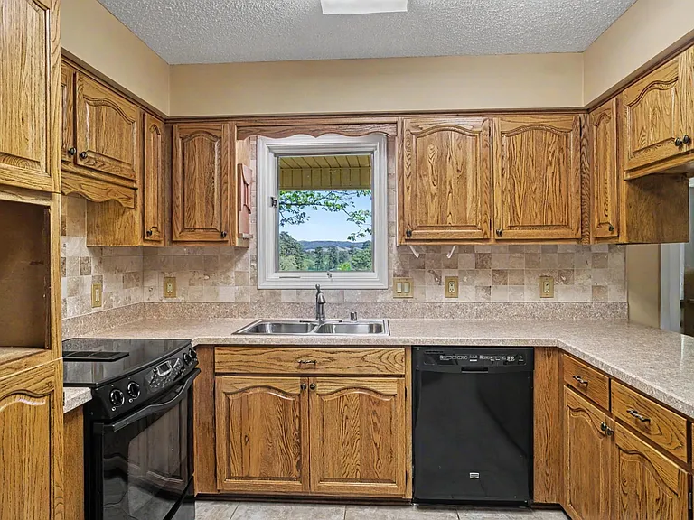 46 Acceso Cir — Photo 21