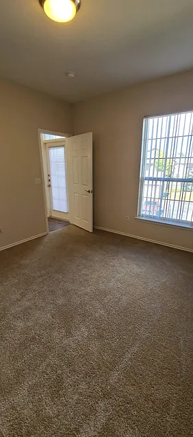 1 bed, 712 sqft, $1,609 — Photo 3