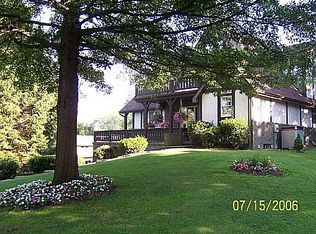 392 Center Grange Rd #A, Monaca, PA 15061