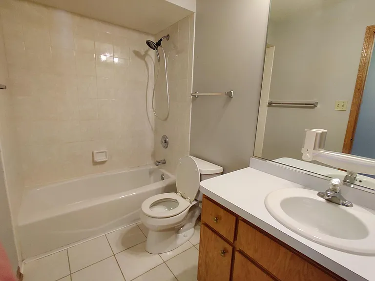 7810 Brookside Glen Dr — Photo 33