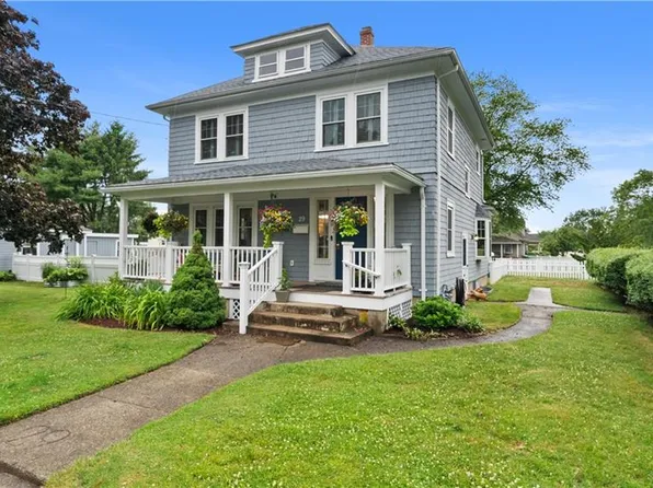 29 Burt St, Warwick, RI 02886