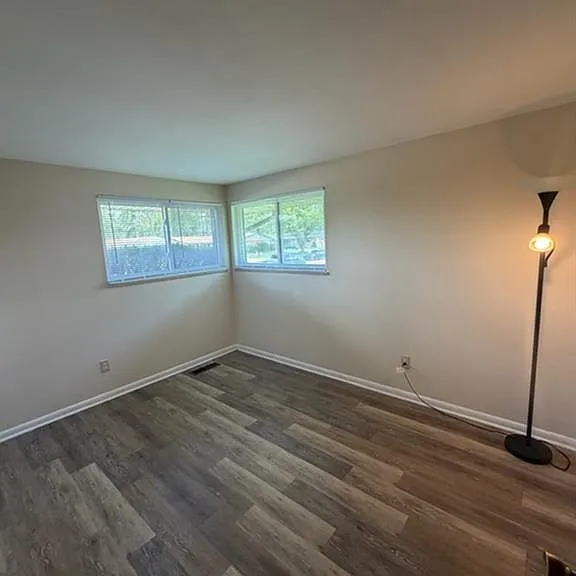 1389 Mapleridge Dr — Photo 8