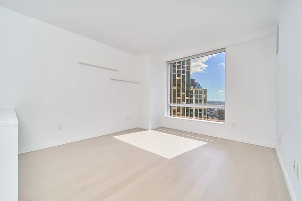 Rented by SERHANT. | media 23