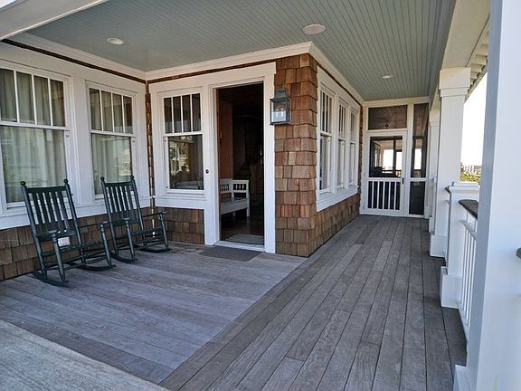 Entry & Screened Side Porch