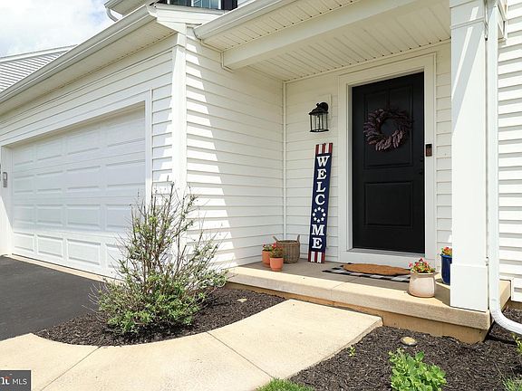 3rd image of 341 Old Ivy Dr