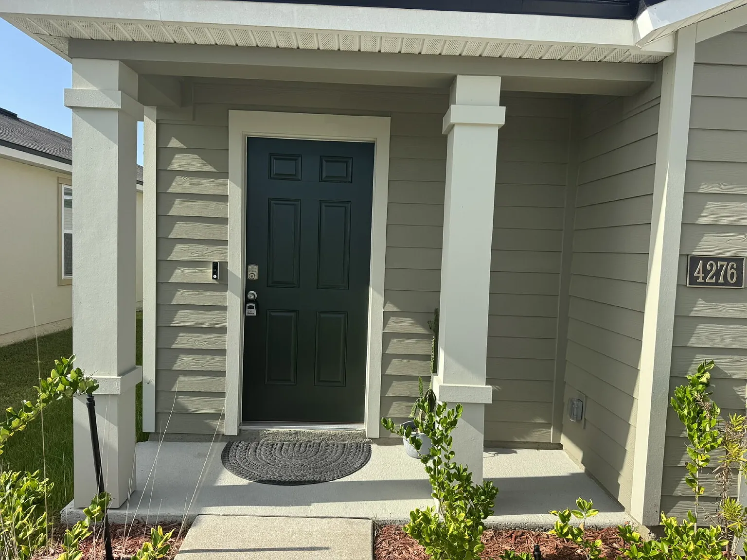 4 bed, 2.0 bath, 1571 sqft, $2,200 — Photo 4