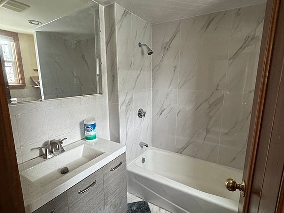 5th image of 43 Clark St #2
