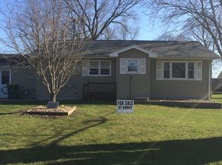 706 E Cedar St, Quasqueton, IA 52326