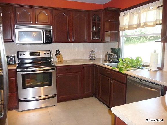 Kitchen with stainless applainces