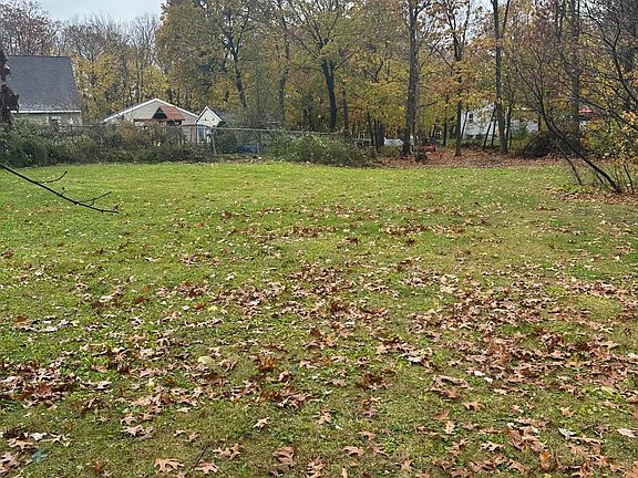 2nd image of 2588 Grandview Avenue