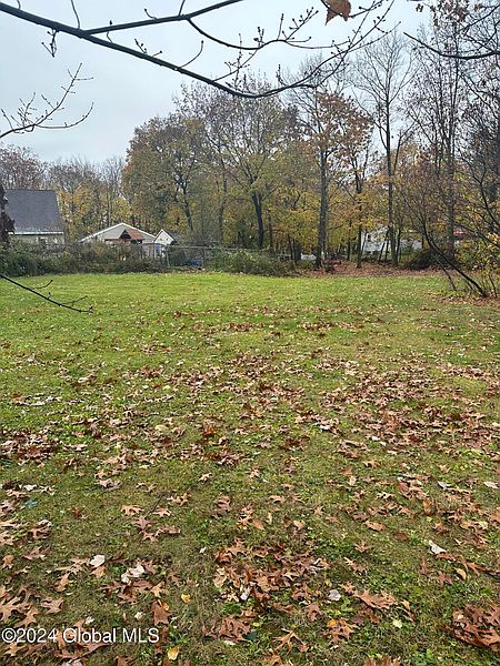 2nd image of 2588 Grandview Avenue