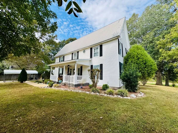 212 E Main St, Gleason, TN 38229