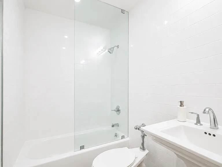 433 Bainbridge St #1 — Photo 7