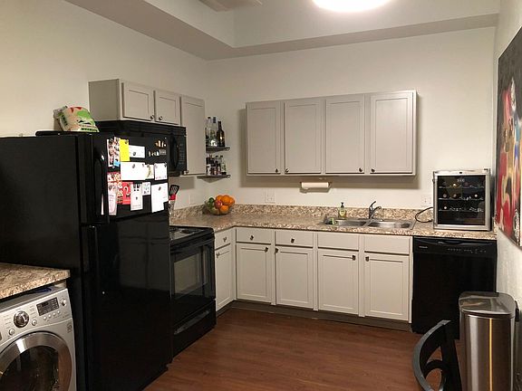 3rd image of 3000 Bridge Ave Unit 204