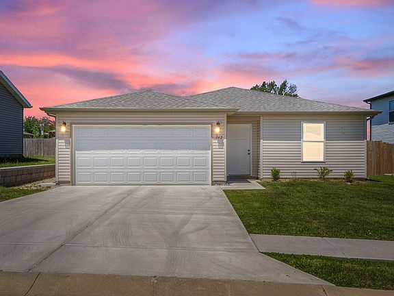 4th image of 142 Oakwood Estates Court