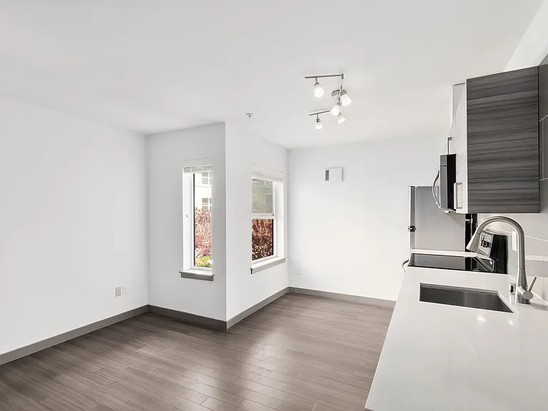 Helene Apartments — Photo 11