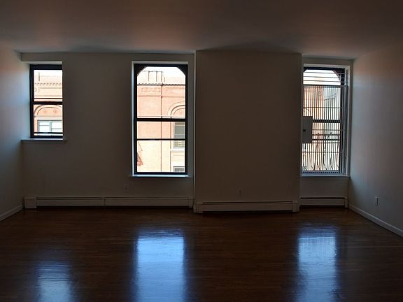 2nd image of 160 W 119th St APT 4A