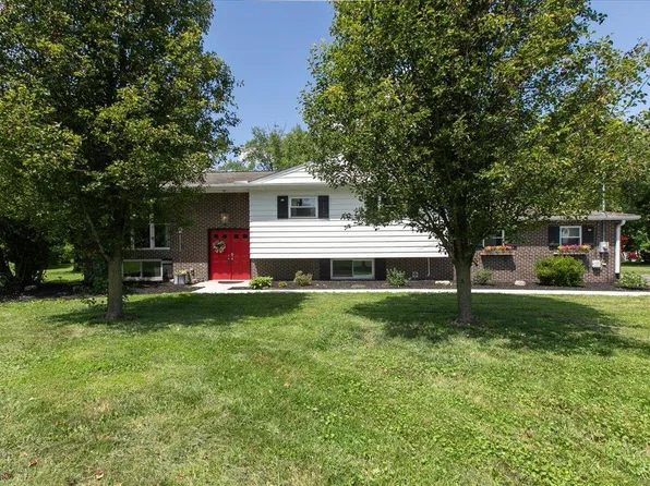 7904 Hummingbird Ln, West Chester, OH 45069