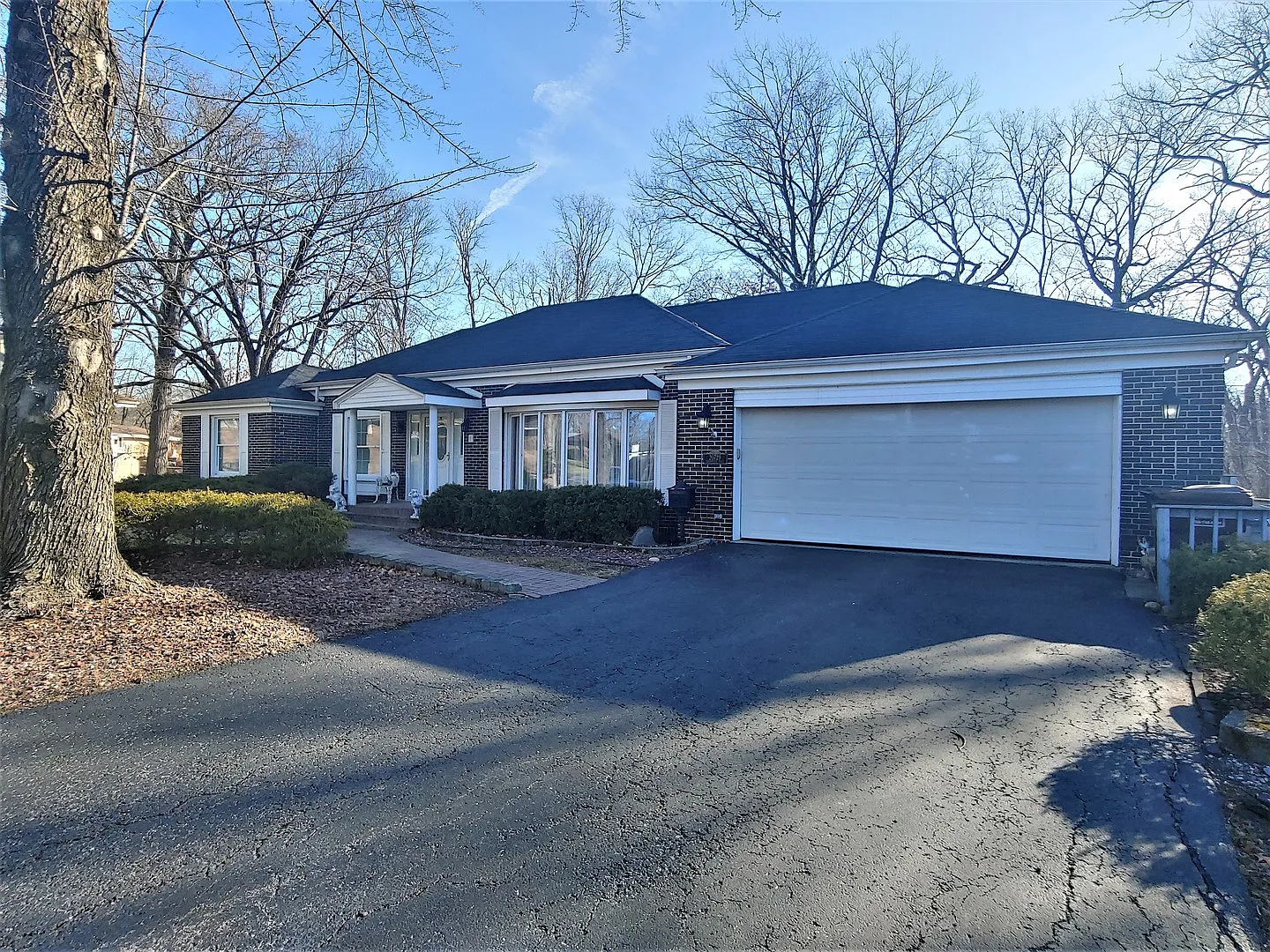 20729 Greenwood Dr photo 1