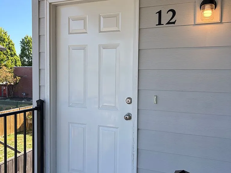 2215 Elm St SW — Photo 3