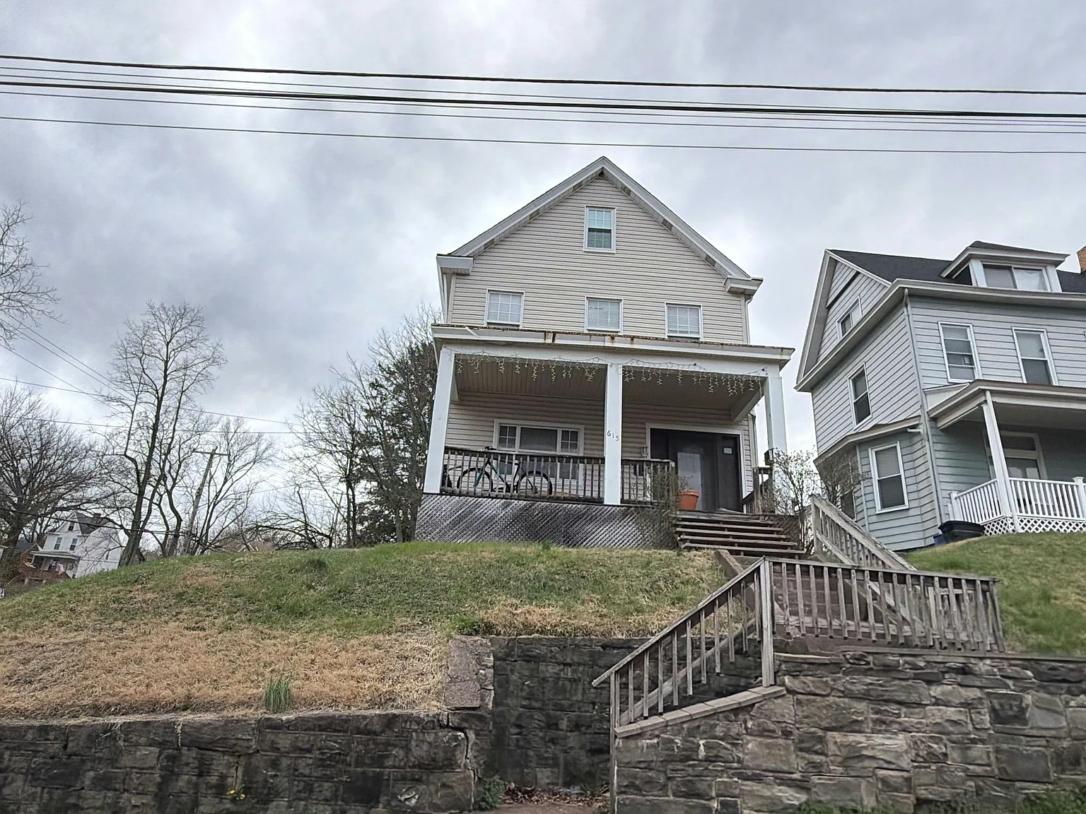 615 Parkview Ave photo 1