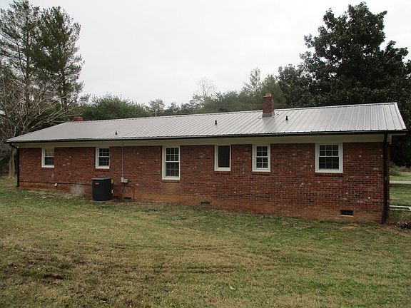 4th image of 3285 Westgate Dr
