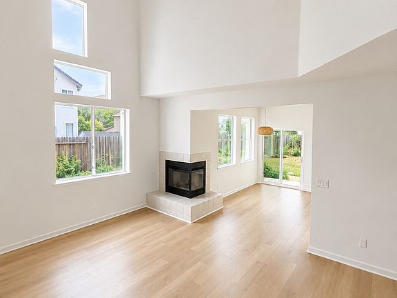 4th image of 3524 Fieldcrest Ave