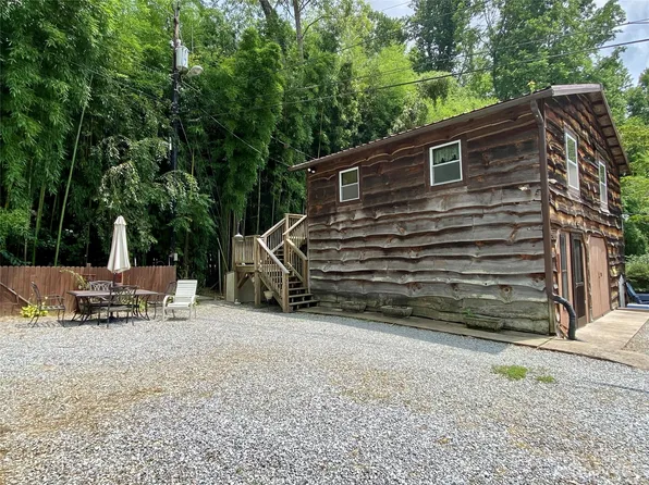 45 Hannah Knoll Ln, Hendersonville, NC 28792