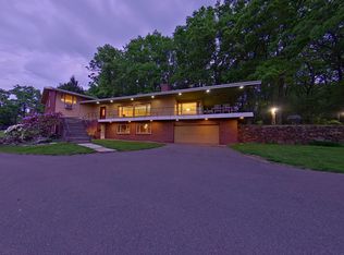 33 High Ridge Rd, Manchester, NH 03104