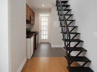 321 E 10th St #5F, New York, NY 10009