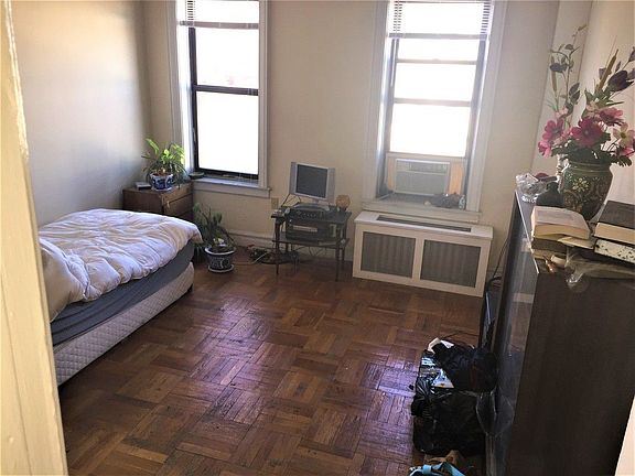 4th image of 2950 Ocean Ave APT C6