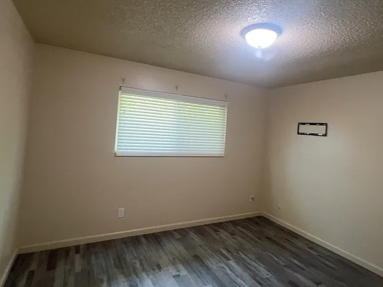 1911 W Princeton Ave — Photo 3