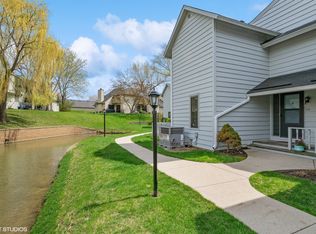 711 Chandler Rd, Gurnee, IL 60031