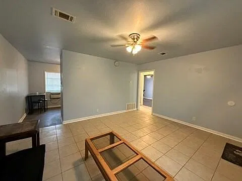 2 bed, 1.0 bath, 810 sqft, $1,400 — Photo 3