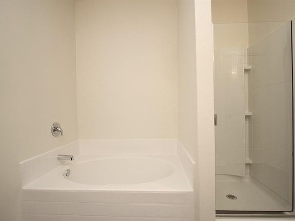 4th image of 2414 Regatta Ln