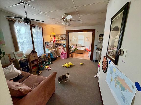 3rd image of 95 Winter St