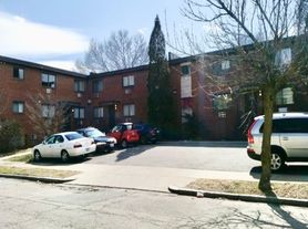 99 Melrose Street, 2
