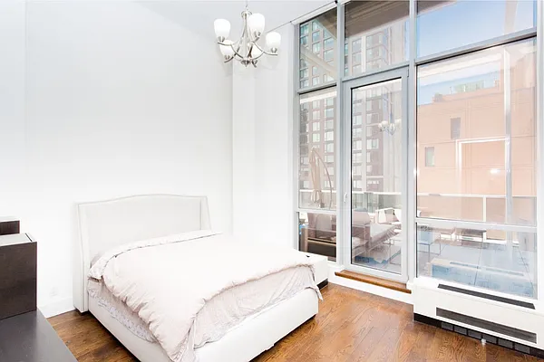 Rented by Chase Global Realty Corp | media 19